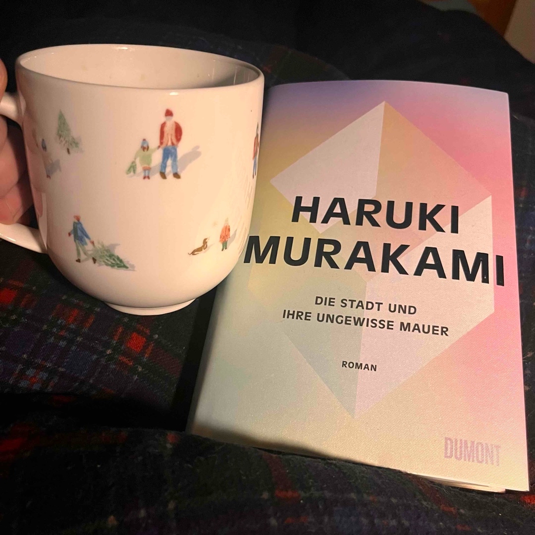 Großartiges Buch. Ich liebe Murakamis magischen Realismus. Für mich eins seiner besten Bücher!
