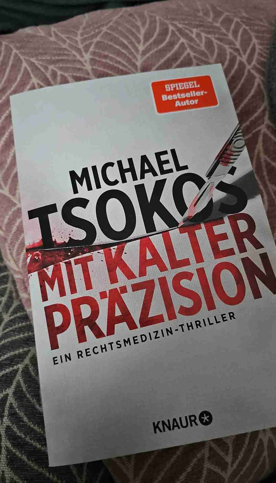 Tolles Buch! Hat mich persönlich sehr gefesselt. Kapitel nicht endlos lang, daher super zu lesen. Freue mich auf nachfolgende Reihen mit Dr. Sabine Yao 👍🏻⭐⭐⭐⭐⭐