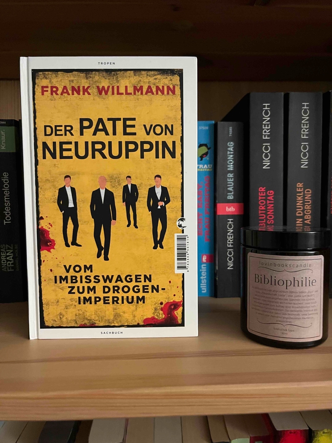 Schreibstil war sehr anstrengend.