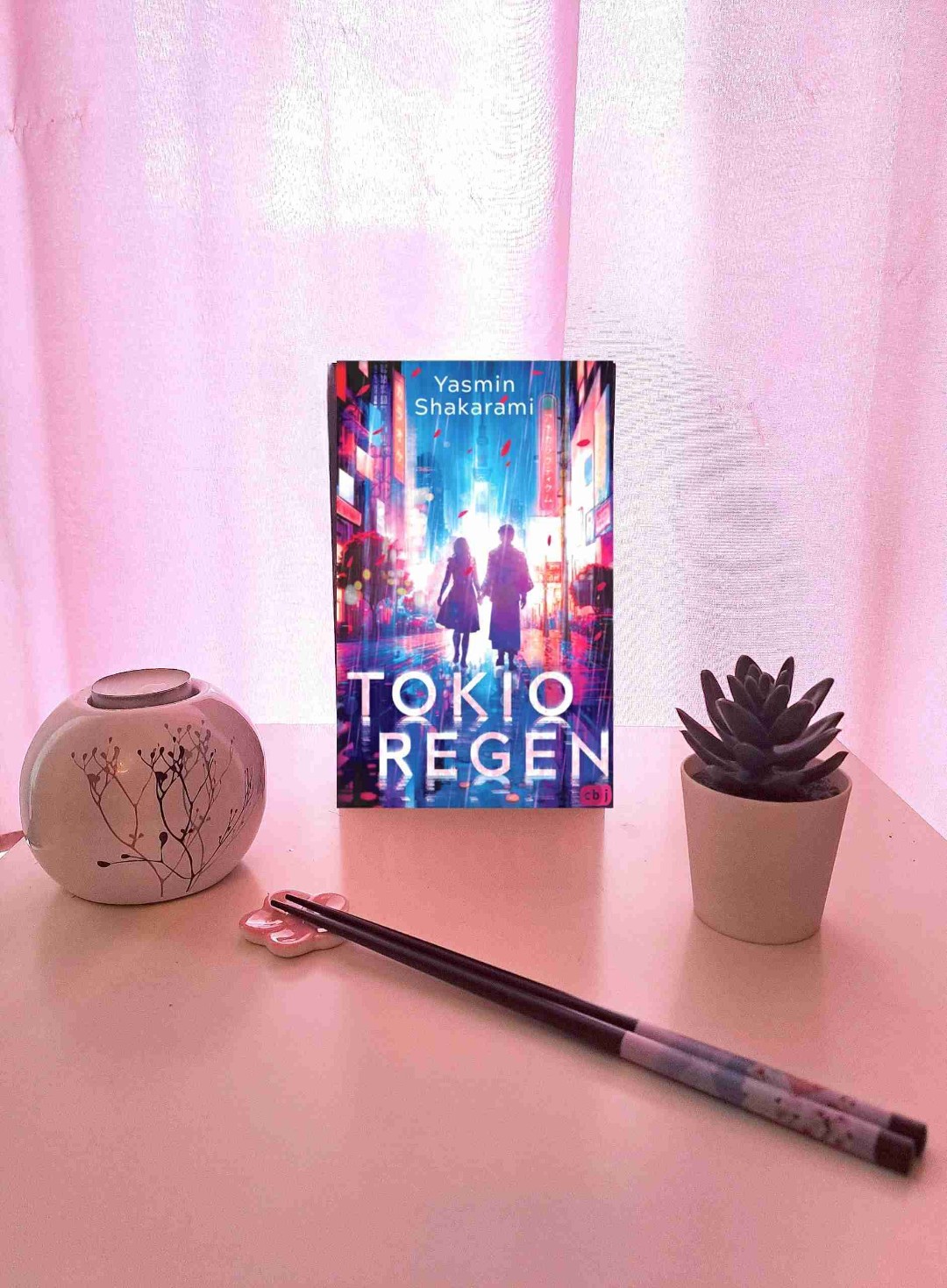 🌟Rezension🌟
Mein erstes Buch in diesem Jahr und mein absolutes Highlight "Tokioregen" von Yasmin Shakarami 🌸