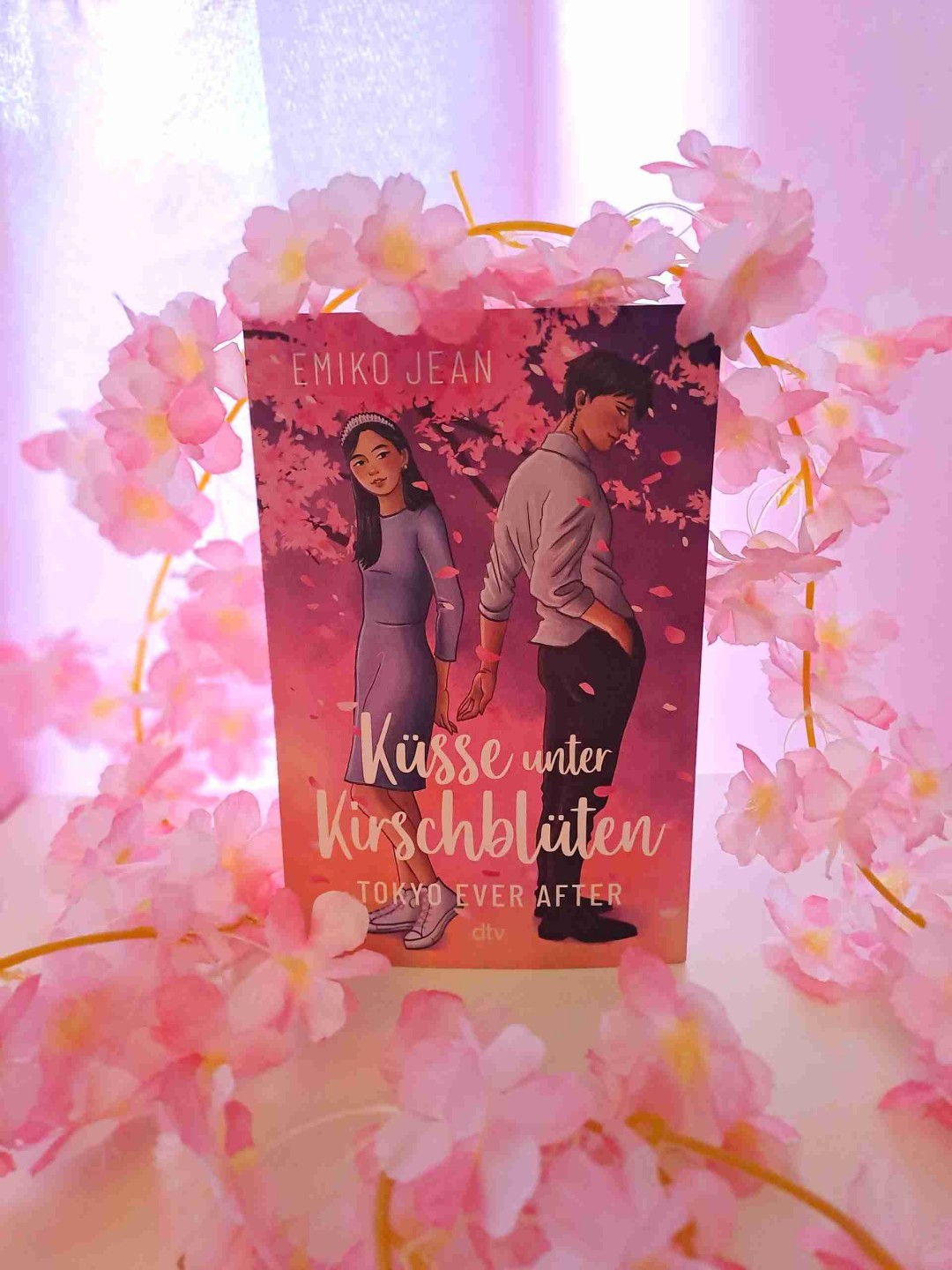 🌟Rezension🌟
Ich habe das Buch "Küsse unter Kirschblüten" von Emiko Jean beendet 🌸