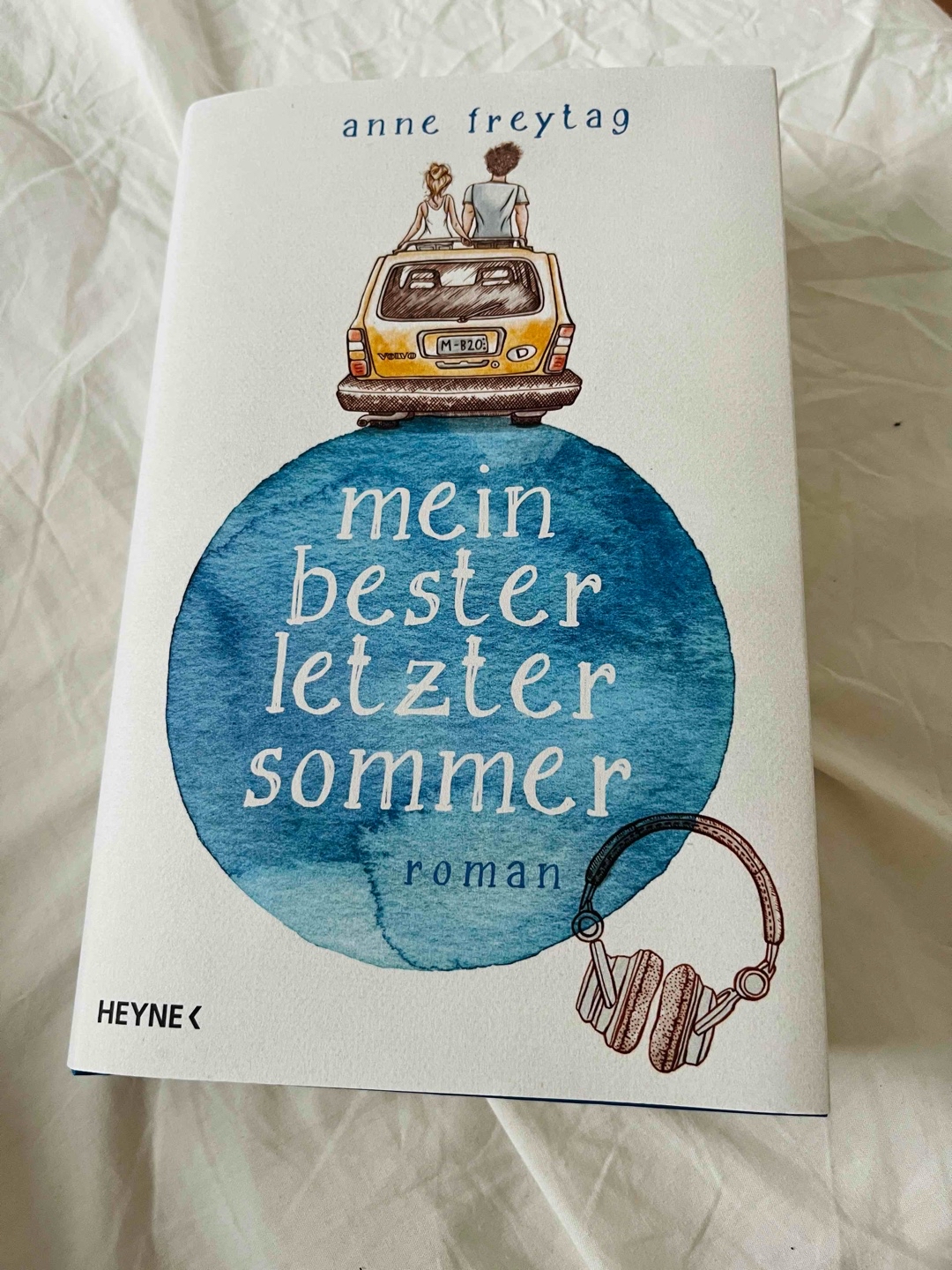 Tessa ist schwer krank und wird bald sterben. Und das obwohl sie erst 17 ist und alles aufgeschoben hat, weil sie glaubte noch Zeit zu haben. Dann trifft sie auf Oskar, der durch ihre Fassade bricht und sie mit auf eine Reise in ihren besten letzten Sommer nimmt.
