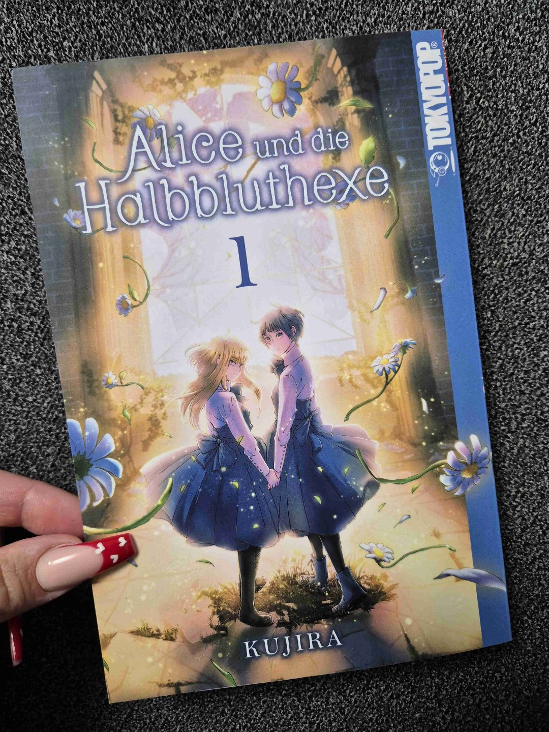 LGBTQ+ Manga für alle die nach lesbischen Protagonisten suchen und Hexen mögen