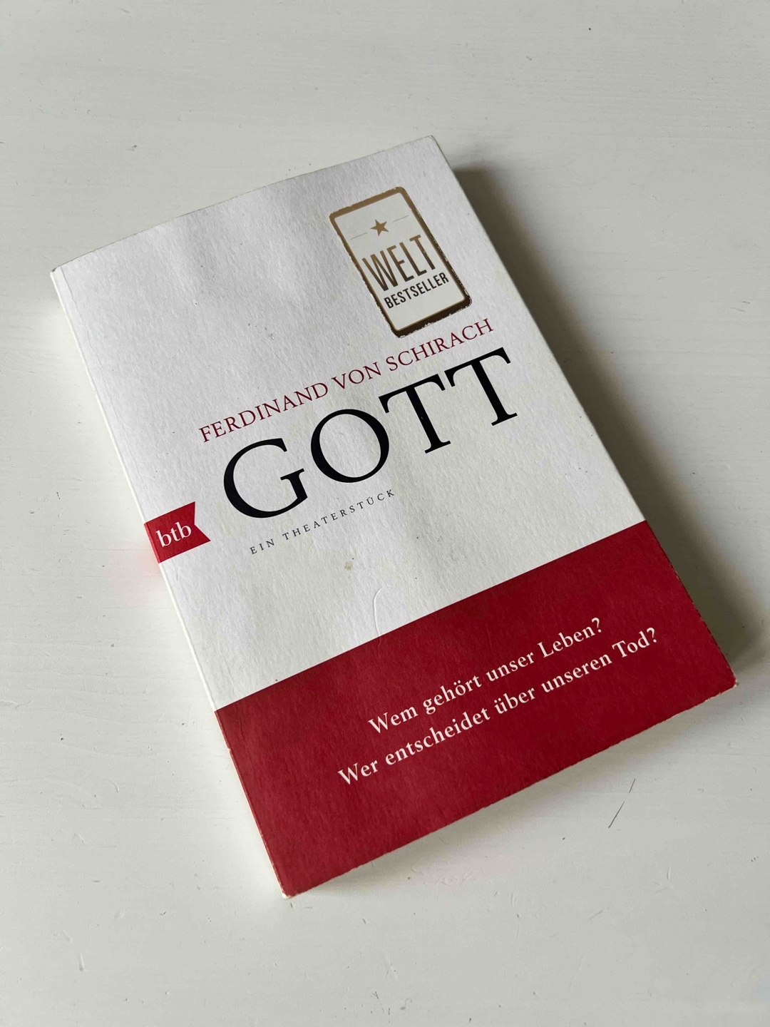 Grandioses Buch. Wem gehört unser Leben?
Ein Buch zum mitdenken, philosophieren und diskutieren. Sollte jede(r) gelesen haben.