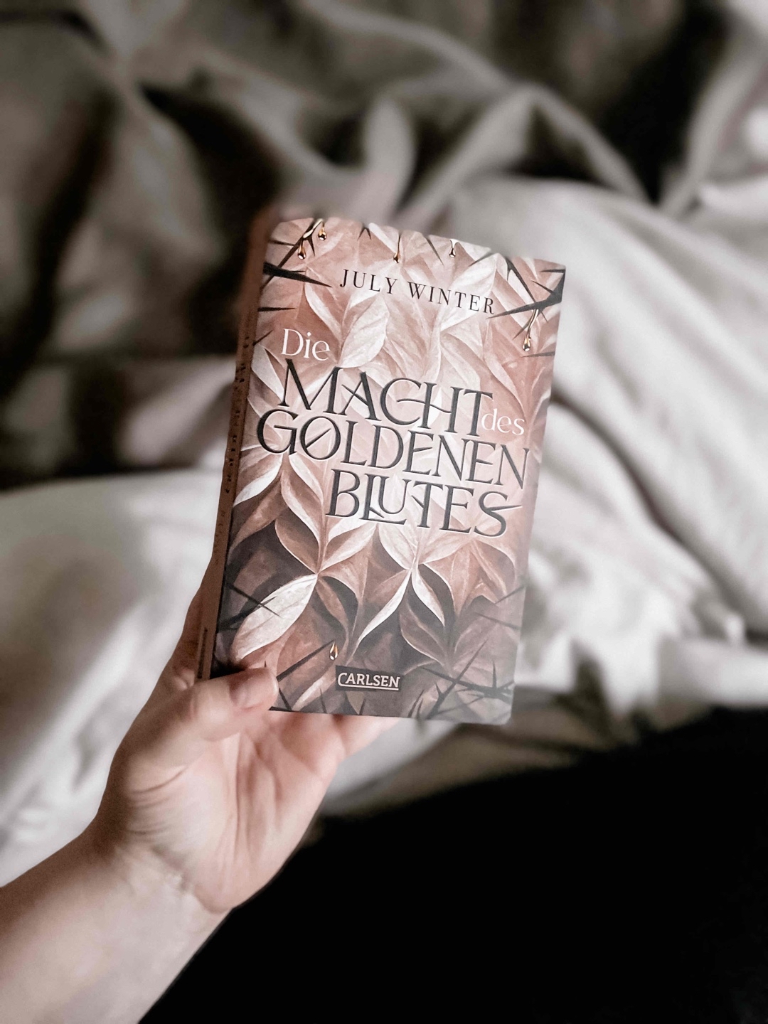 Judge a Book by its Cover ✨