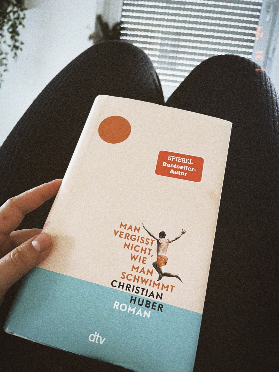 Sehr schönes Buch mit einem tollen Ende. :)