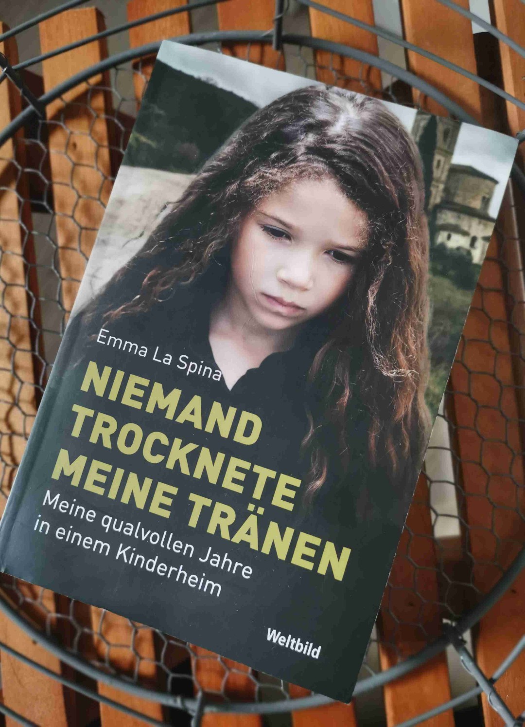 Ein bewegendes Buch, welches mich sehr mitgenommen hat.