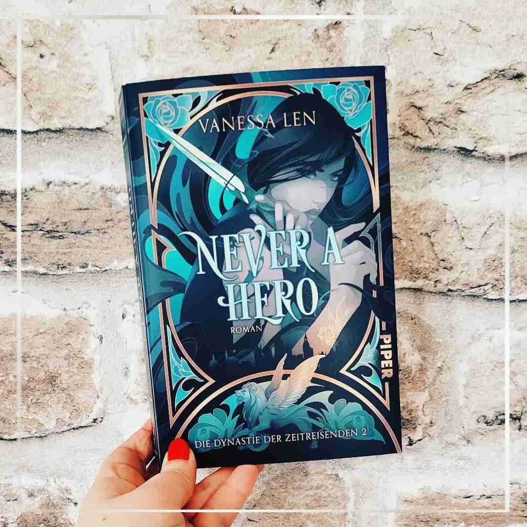 Der 2. der Dynastie der Zeitreisenden.
Ich liebe ja Zeitreisegeschichten und den ersten Band "Only a monster" fand ich schon richtig gut. Spannend und nicht so kitschig-romantisch wie die meisten Young Adult Bücher.
Dieser 2. Band nun hat mich aber wirklich total geflasht! So spannend, dann diese wahnsinns Wendungen, die interessanten Charaktere und ihre noch interessanteren Verbindungen zueinander... wow! Ich habe es so geliebt!!
Das Buch endet mit einem Cliffhanger und macht so neugierig darauf, wie es wohl weitergeht - und enden wird. Kann es überhaupt ein für alle befriedigendes Ende geben?! Absolute Empfehlung an alle Zeitreisefans!!