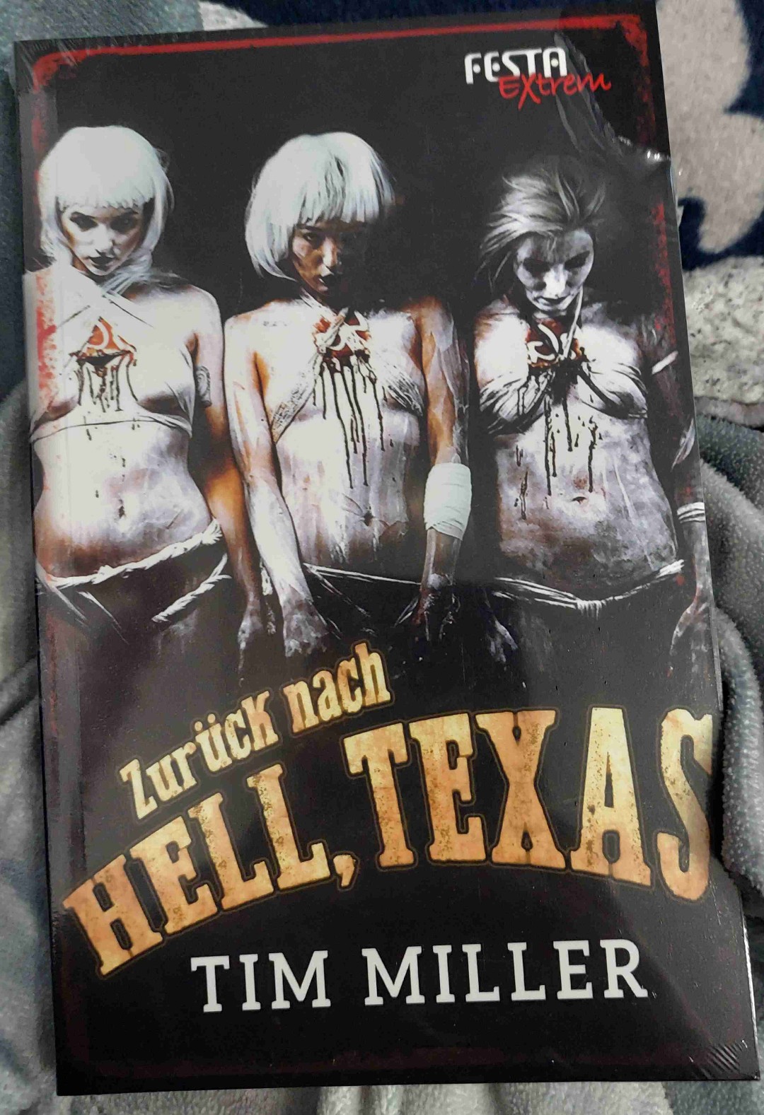 Steht Teil 1 in nichts nach, in einem Rutsch gelesen.
Ich habe die Printversion gelesen.