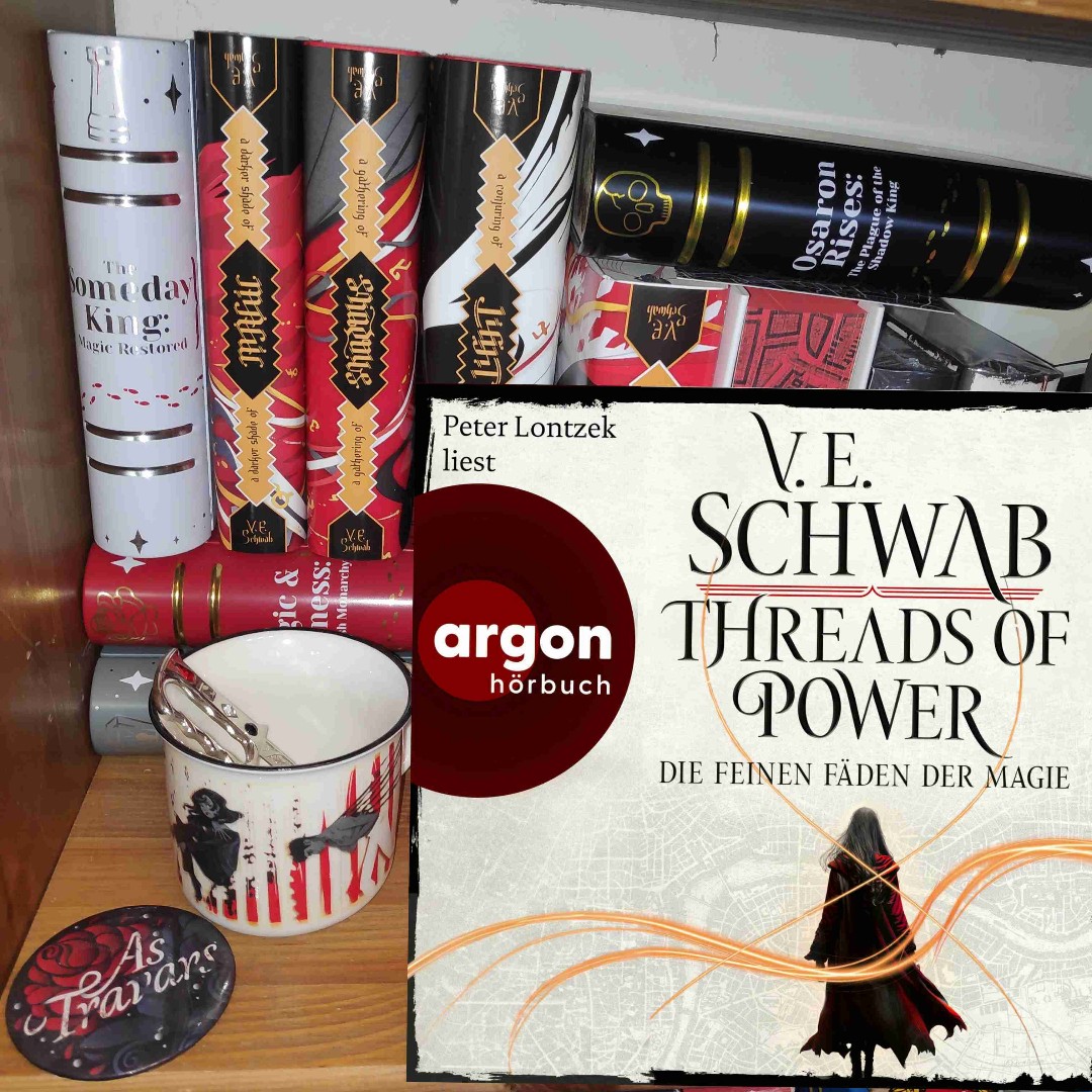 Zur Story habe ich bereits einen Post verfasst, von daher ist diese Rezension ausschließlich auf das Hörbuch bezogen.
Ich war super happy, Threads of Power noch einmal als deutsches Hörbuch erleben zu dürfen. Peter Lontzek bringt die Geschichte und ihre Charaktere zum Leben, wobei er es schafft allen Protagonisten eine absolute passende Stimme zu verleihen. Selbst die moralisch grauen Charaktere werden von ihm perfekt erzählt. Kein Wunder - ist er doch auch die Synchronstimme von Loki im MCU. 
Die Qualität des Hörbüchs ist auch mega, so wie wir es vom Argonverlag gewohnt sind.

5/5 Sterne

Vielen Dank @netgalleyde und @argonverlag für das Rezensionsexemplar!

#ThreadsOfPower #NetgalleyDE #bookstagram
