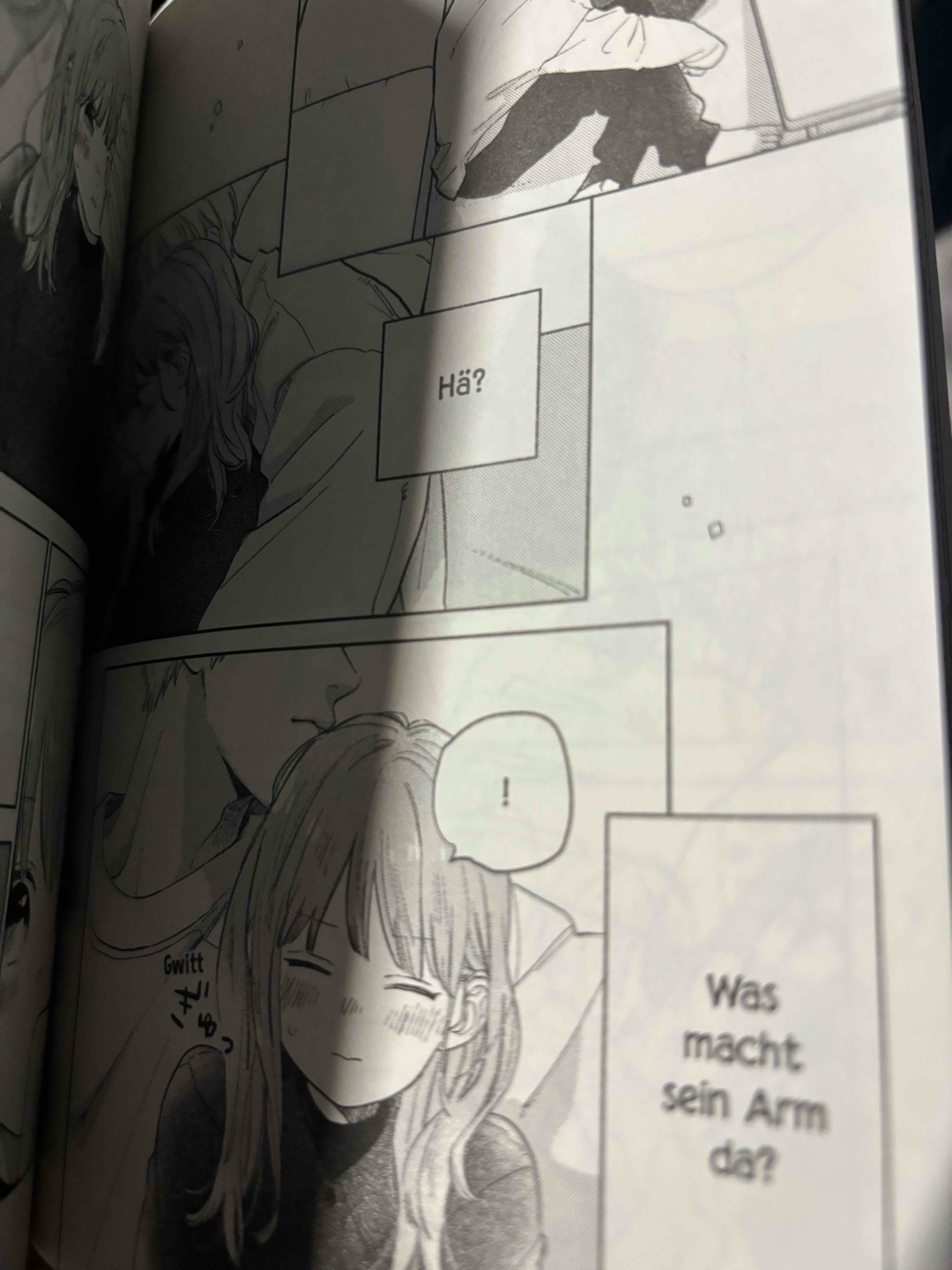 Es geht zuckersüß weiter >\\\<
Yuki I feel you!
Itsuomi lernt gern Sprachen, verreist gerne und er findet Yuki faszinierend, Yuki allerdings fragt sich, wie er sie sieht, ist sie lediglich jemand, der ihm eine neue Sprache - Gebärdensprache - beibringt oder hat er auch Gefühle für sie!?