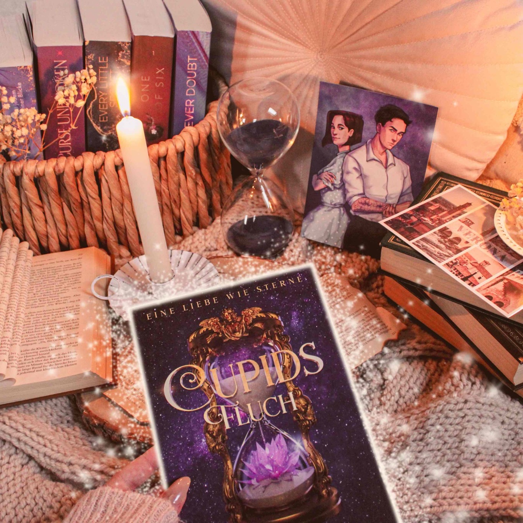 Ein tolles Buch mit einer 𝐤𝐨𝐦𝐩𝐥𝐞𝐱𝐞𝐧 𝐖𝐞𝐥𝐭 und 𝐭𝐢𝐞𝐟𝐠𝐫𝐮̈𝐧𝐝𝐢𝐠𝐞𝐧 𝐂𝐡𝐚𝐫𝐚𝐤𝐭𝐞𝐫𝐞𝐧.
Durch den angenehmen Schreibstil bin ich nur so durch die Seiten geflogen.