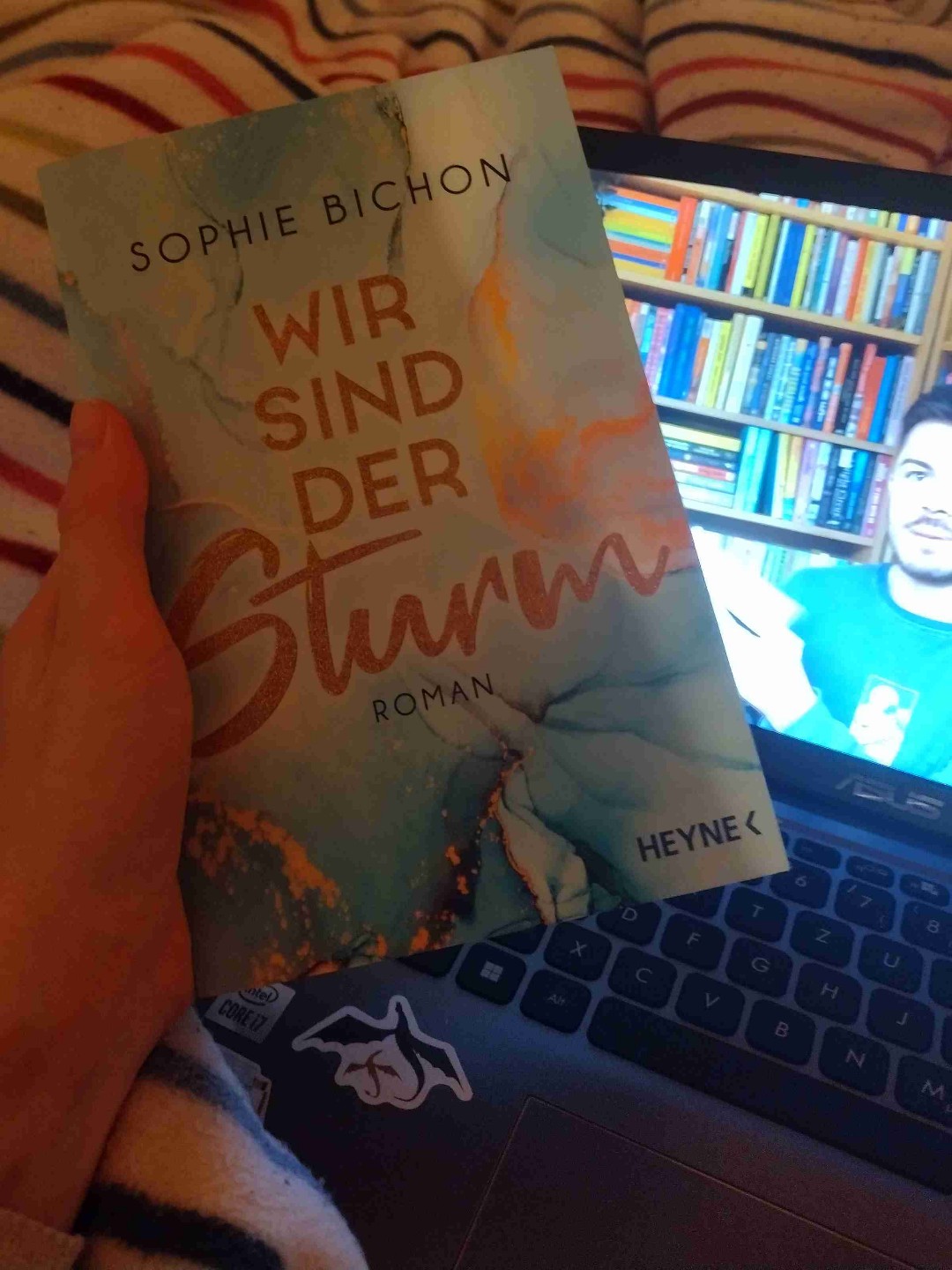Ich hab's echt gerne gelesen, auch wenn es nicht mein Genre ist ❤️🥰