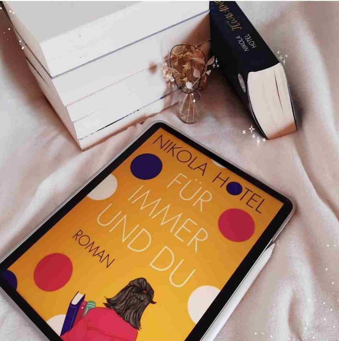 𝐑𝐞𝐳𝐞𝐧𝐬𝐢𝐨𝐧 [ ★★★★☆ ]

↠ Lest ihr gerne Bücher mit Humor?

𝐓𝐢𝐭𝐞𝐥: Für immer und du
𝐀𝐮𝐭𝐨𝐫*𝐢𝐧: Nikola Hotel
𝐕𝐞𝐫𝐥𝐚𝐠: Aufbau Verlage 

[ Werbung | ReziEx von @netgalleyde ]