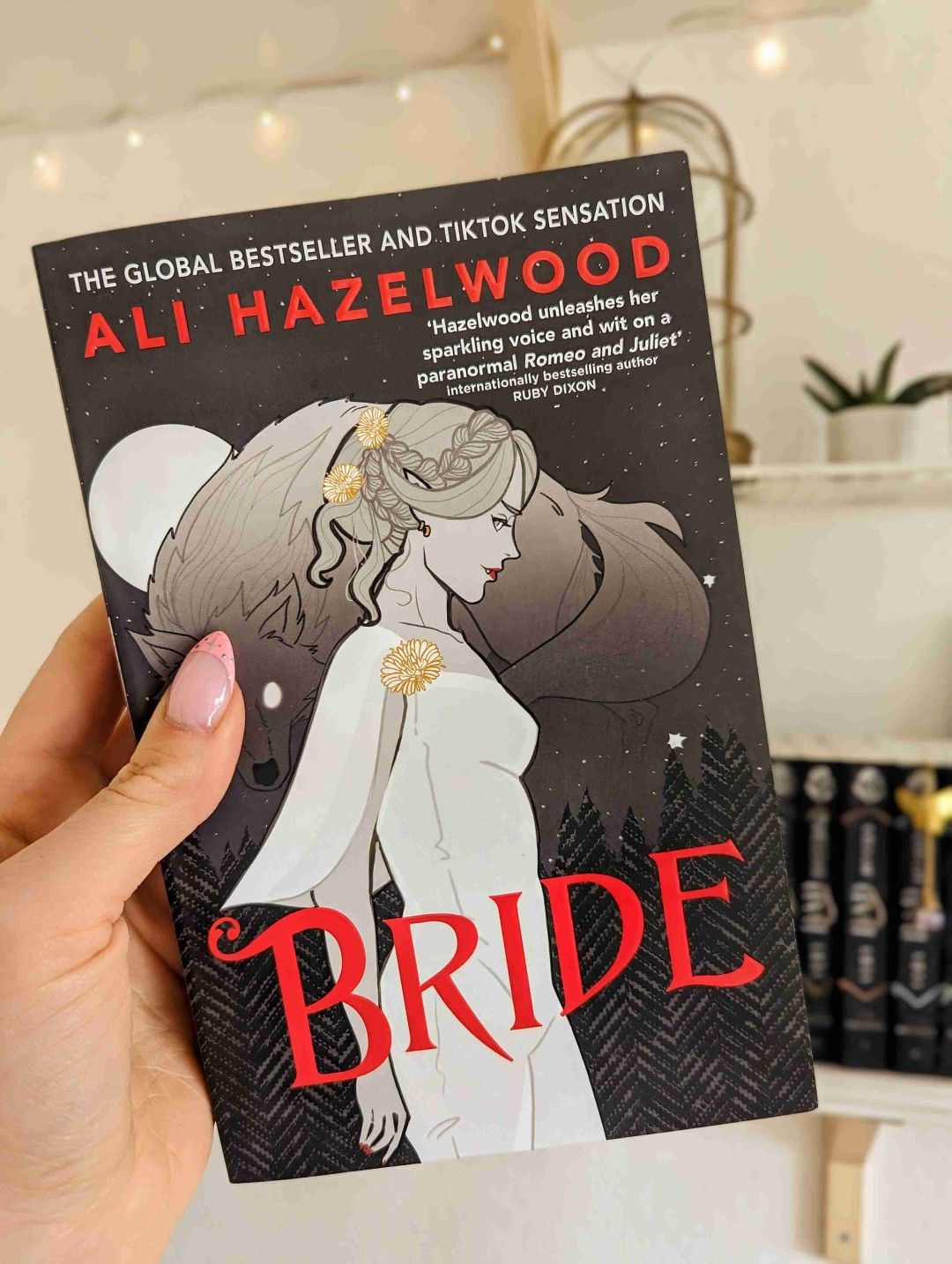 🐺🌕 | a breathtaking paranormal romance with "Romeo and Juliet" character