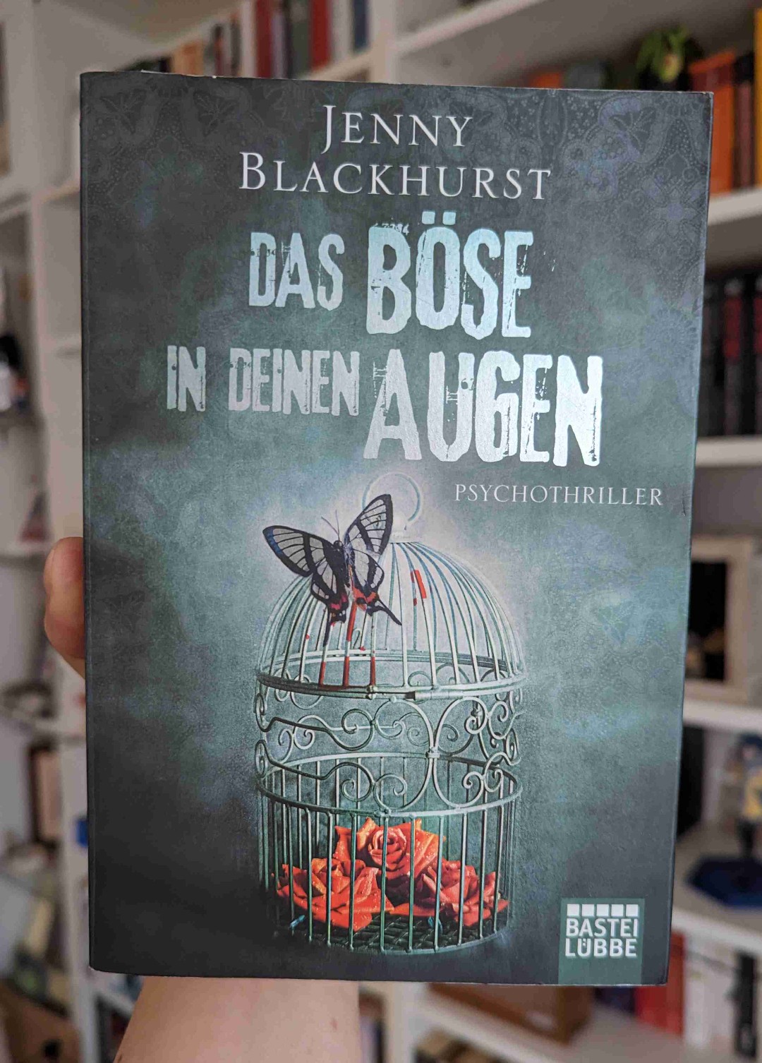Die kleine hätte mir auch leid getan! 😭 Ich fühlte richtig mit ihr und verstehe, warum sie so ist, wie sie ist 😈aber.... "Unerwartetes Ende"