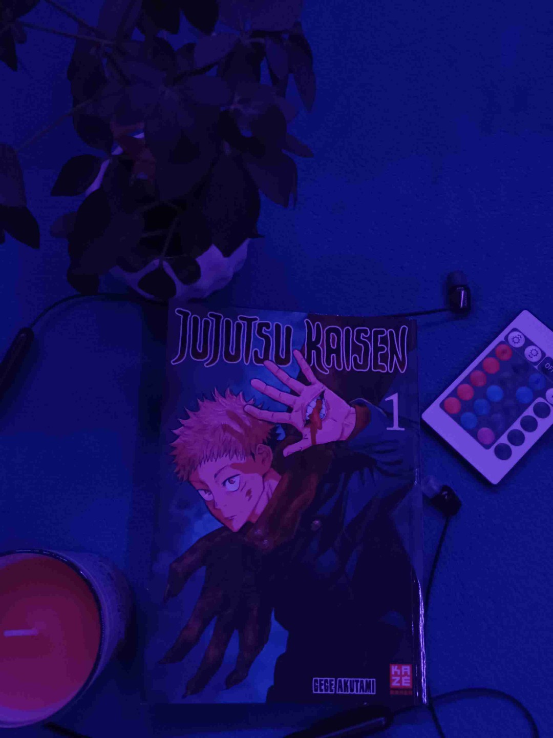 Der Band ist so spannend. Es passiert so viel neues und ich bin extrem gespannt den nächsten zu lesen🤩