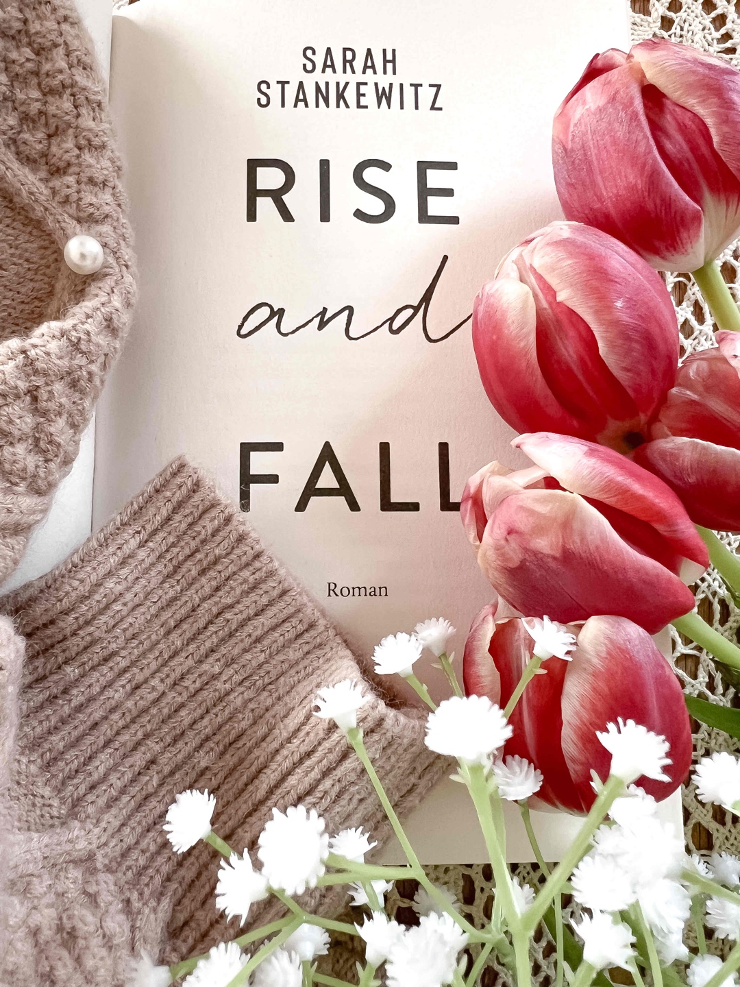 Eine Achterbahn an emotionalen und tiefgründigen Gefühlen. Rise and Fall darf in keinem Bücherregal fehlen🤍
