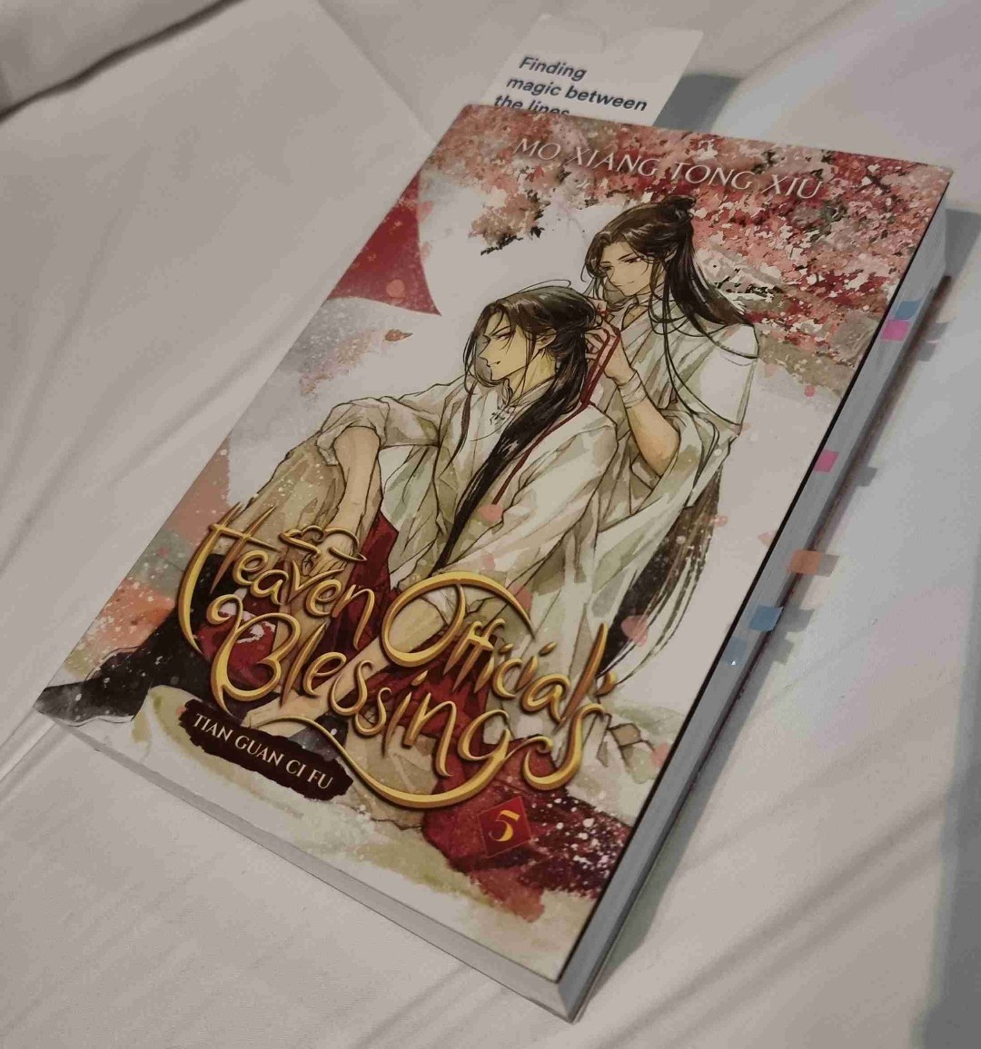 Es ist und bleibt spannend. 
Man lernt neue Charaktere und neue Fakten und Backstorys kennen, die sich nach und nach zu einem Gesamtbild zusammensetzen. 
und auch in diesem Buch musste ich mir ein paar Stellen markieren 💕