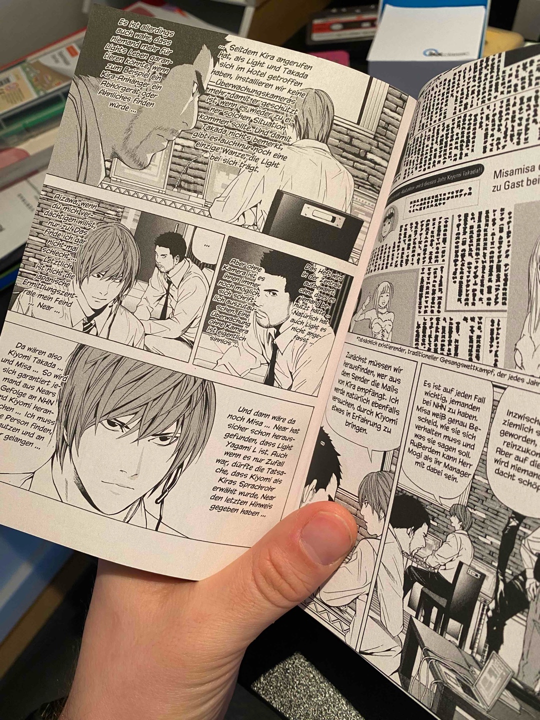 Die Panels sind viel zu überladen, da hätte ich mir auch ein richtiges Buch reinziehen können. Stellenweise zwar spannend aber insgesamt passiert zu wenig. Das meiste spielt sich in den Köpfen der Protagonisten ab oder es wird eine neue Strategie ausgedacht um den anderen zu überlisten… nur noch 1 Band