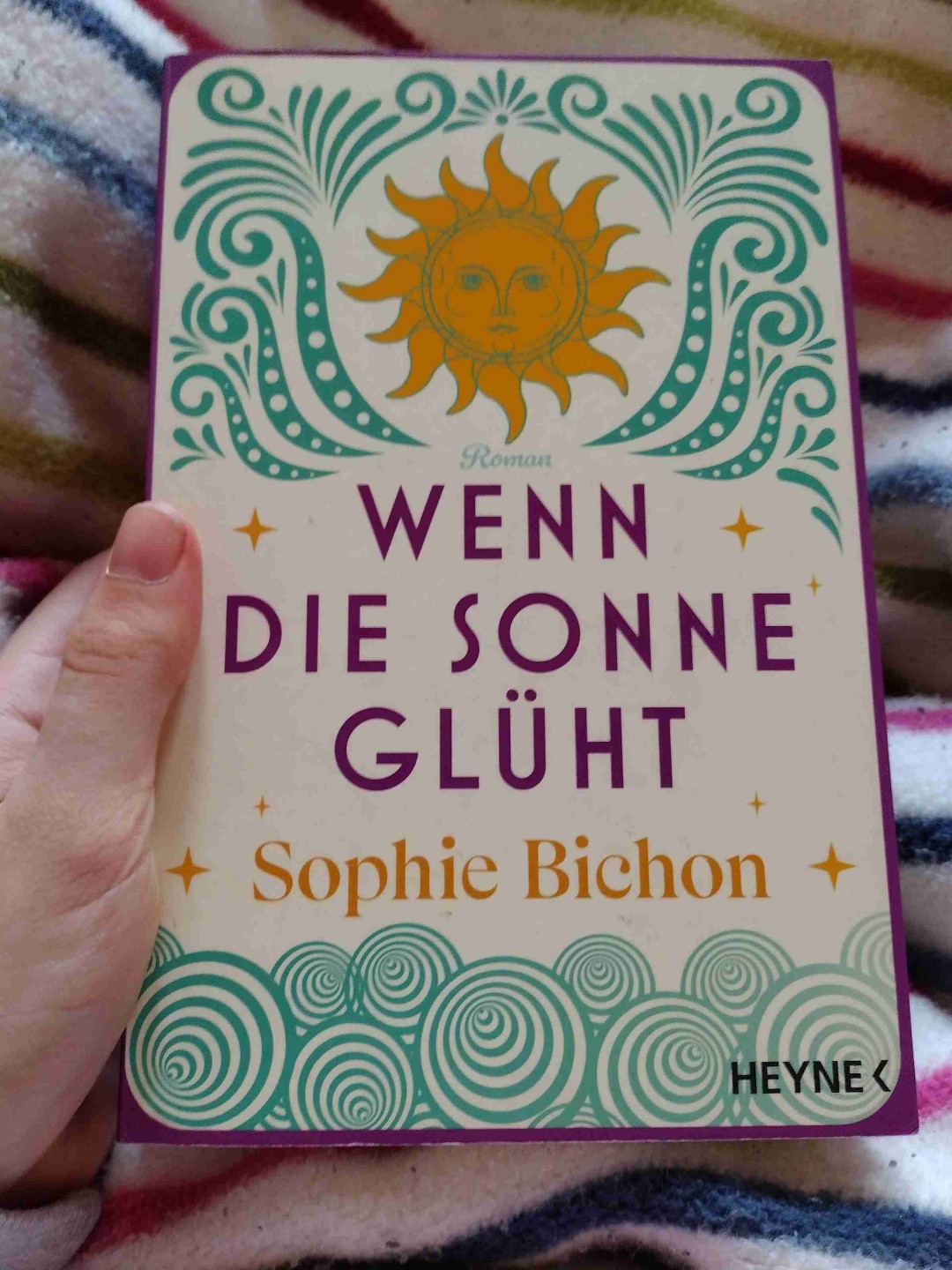 Ich habe dieses Buch geliebt, gebraucht, aufgesogen. Ich habe geweint mich gefreut. Geliebt und gehasst. Sophie Bichon ist eine wahre Künstlerin 🫀