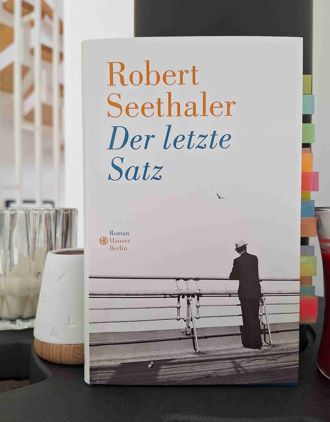 Ich habe das Buch sehr gern gelesen. Es hat mich zwar etwas am weniger gefesselt als andere Bücher Seethalers, aber trotzdem bekommt es von mir viereinhalb von fünf Sternen.