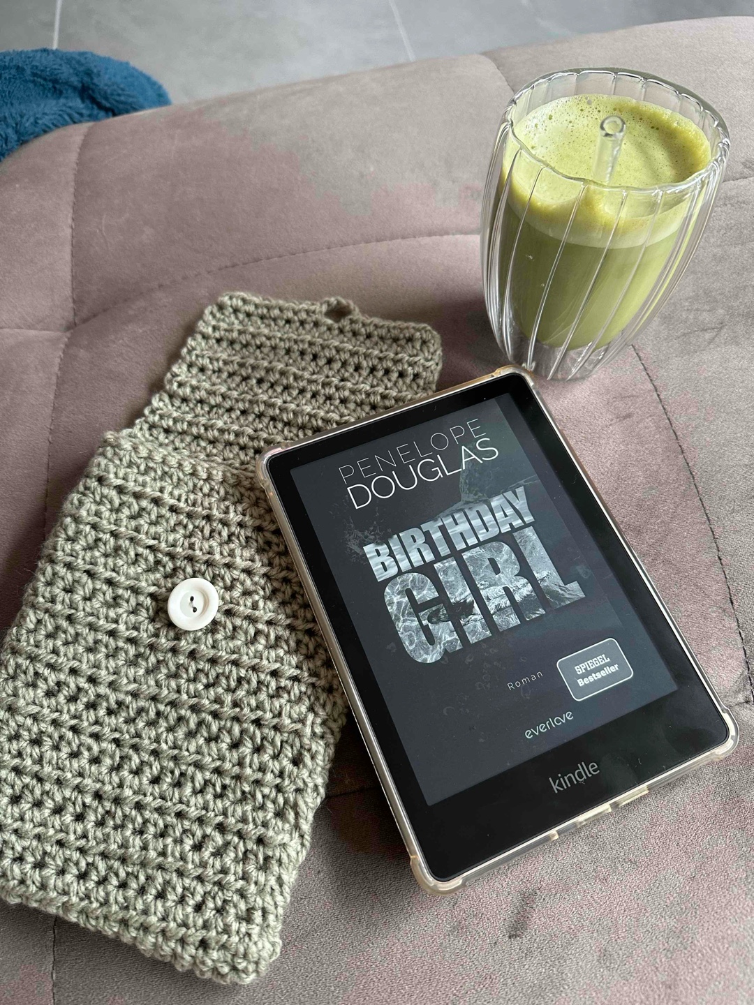 Ein gutes Buch 🌸 Einfacher Schreibstil, man ist durch die Seiten geflogen.
Pike und Jordan waren mir sehr sympathisch und ich mochte die beiden einfach. 🌸 Das Lesen des Buches hat mir Spaß gemacht, kann das Buch weiter empfehlen, wenn man diese Art von Buch mag. 😇