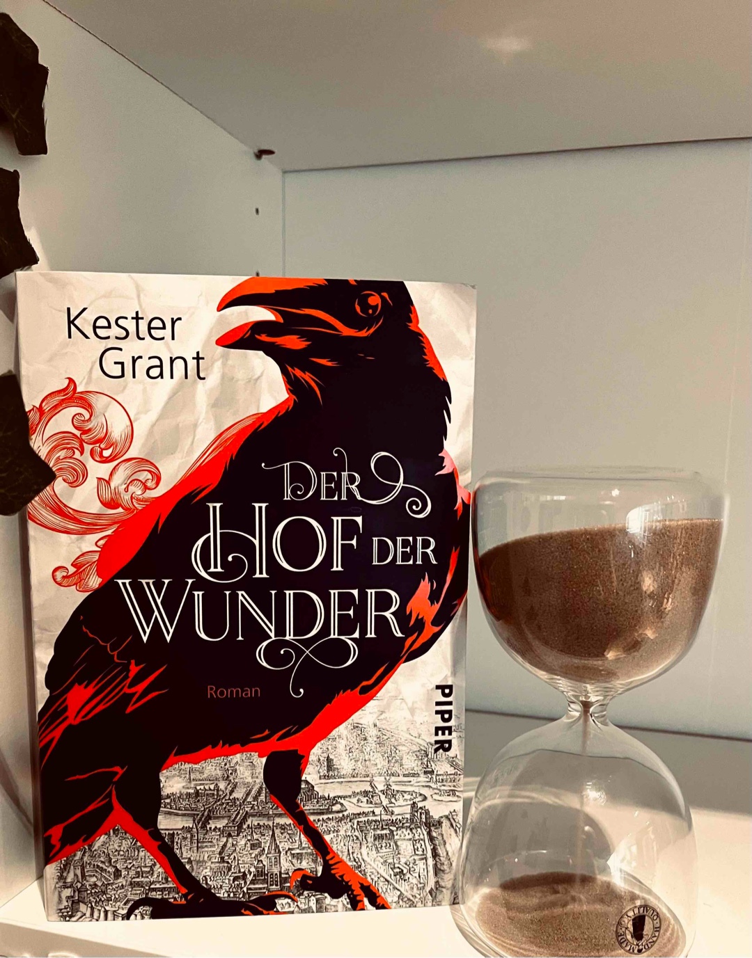 Anfangs schwer rein zu kommen aber danach fesselnd und jeden Cent wert!🖤⚔️