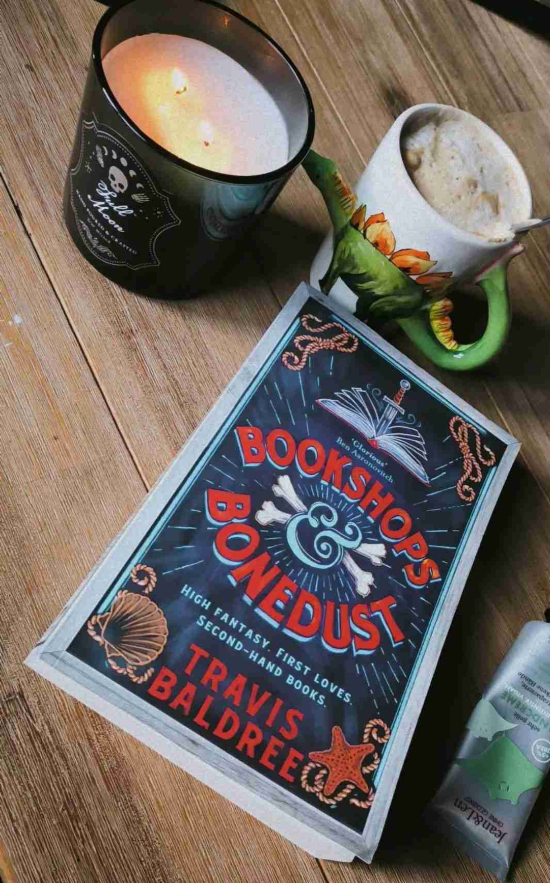Can we get a third one bookshop café cross over pleaseeeee?!