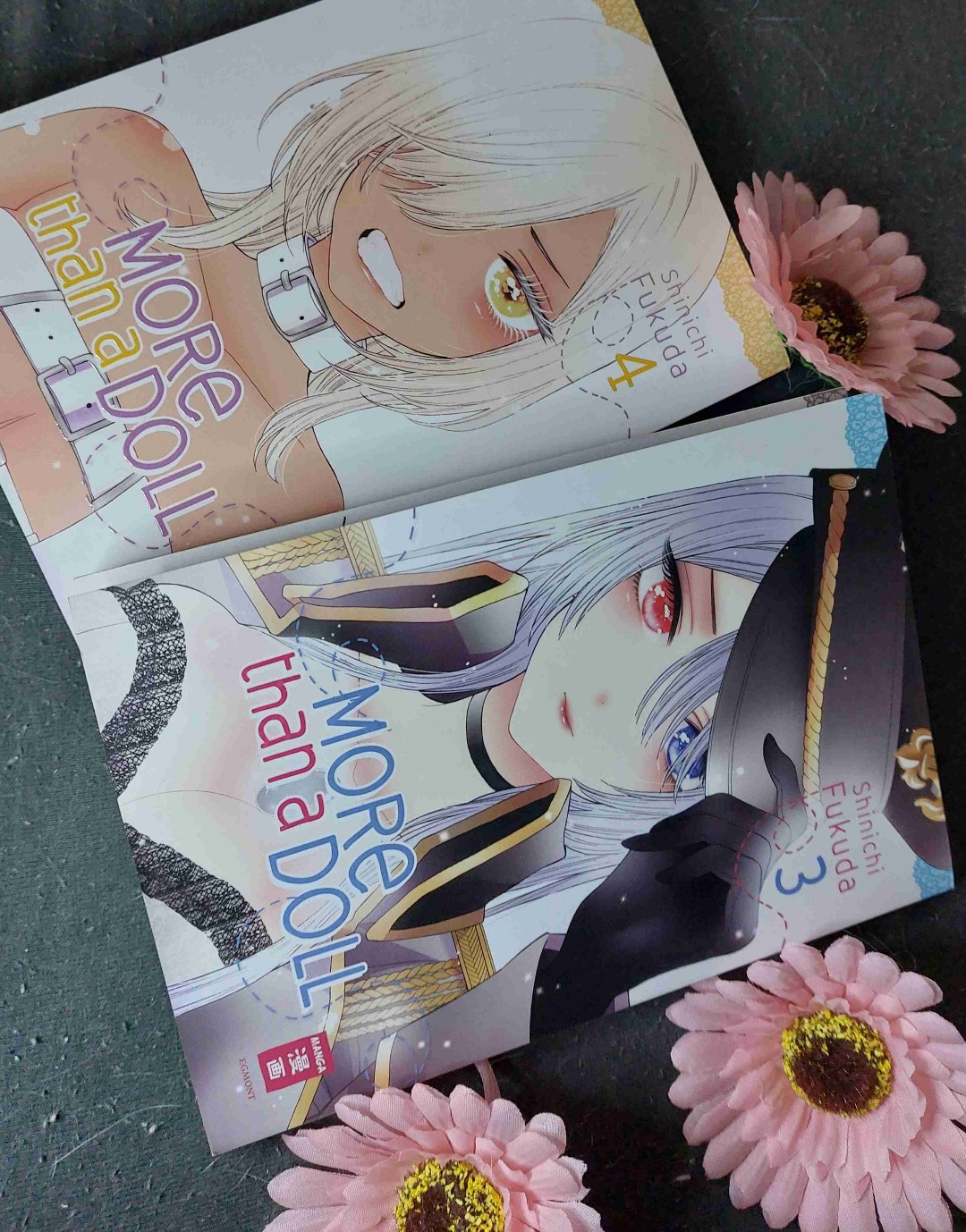 Ein weiterer tolle Band und die Geschichte nimmt langsam anfahrt auf. Ich liebe die Cosplays auch das in dem Manga ein wenig dazu erklärt wird. Wie eine Anleitung zum Teil ♡