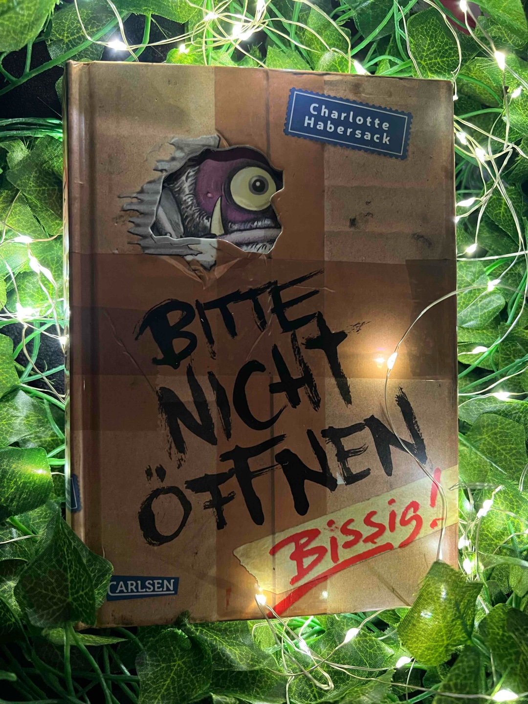 Wenn dein Sohn zu dir kommt und freudestrahlend sagt „Mama, das musst du lesen“, dann gibt es nur eine richtige Antwort.