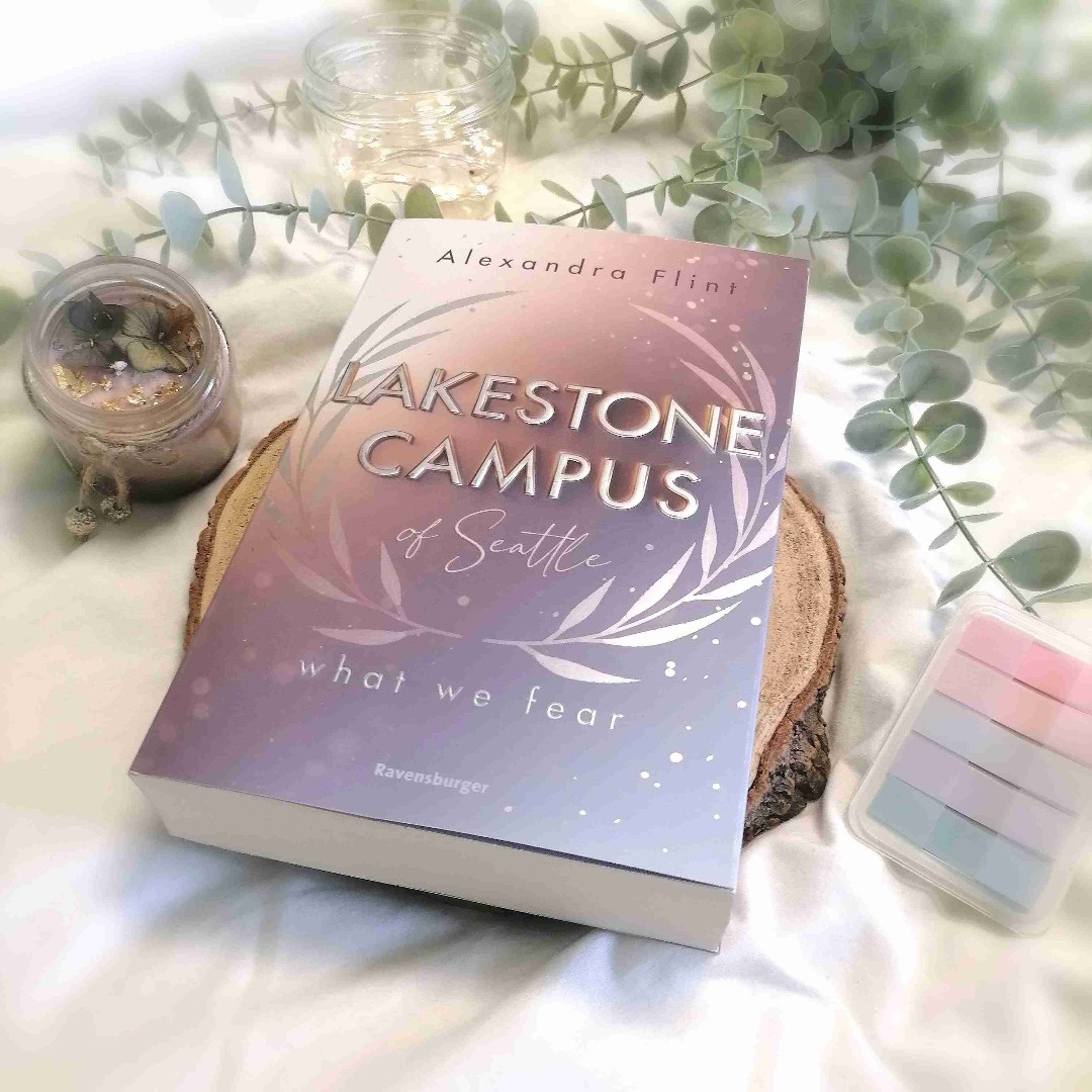 CSI Cyber meets Slow Burn, Hidden Identity und Strangers-to-Lovers mit wunderschönem Campus-Setting.