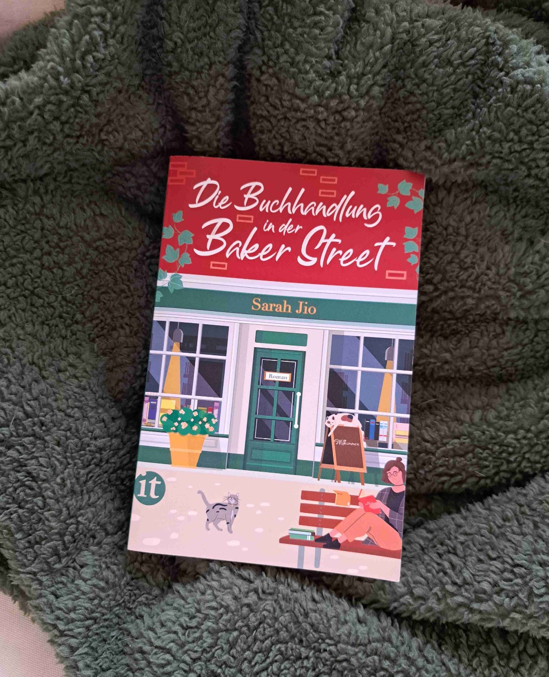 Sehr schöner Roman und eine wirklich bezaubernde Geschicht die einen sehr gerne hat lesen lassen ❤️📚