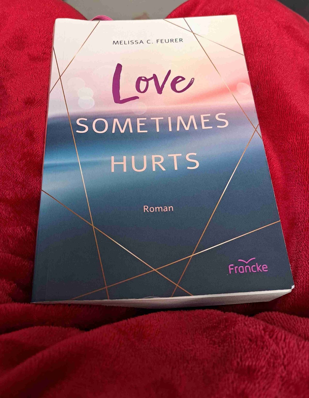 Tolles Buch 🤩 Meiner Meinung besser als der 1.Band "Love always hopes". Ich habe richtig mit den beiden mitgefiebert. Am Ende lag ein Lächeln auf meinem Gesicht 😊 Ich freue mich schon auf die Fortsetzung "Love never fails".