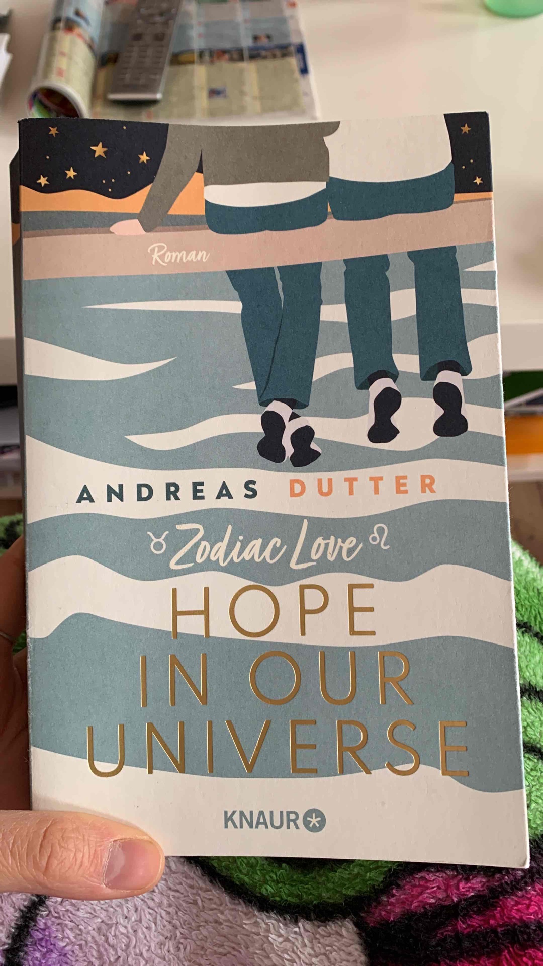 Bin sonst nicht so der Romance Leser aber Andreas schreibt soooo toll 😍 ich freu mich auf Band 3 mit der Cork-Gang!