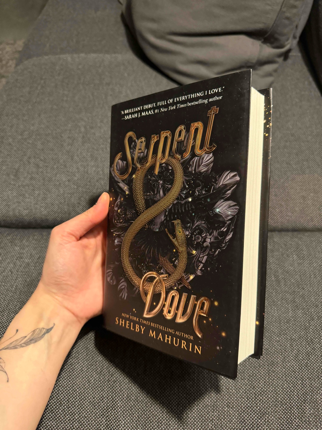 Eine süße Geschichte voller Hexerei und verbotener Liebe 🐍🕊️