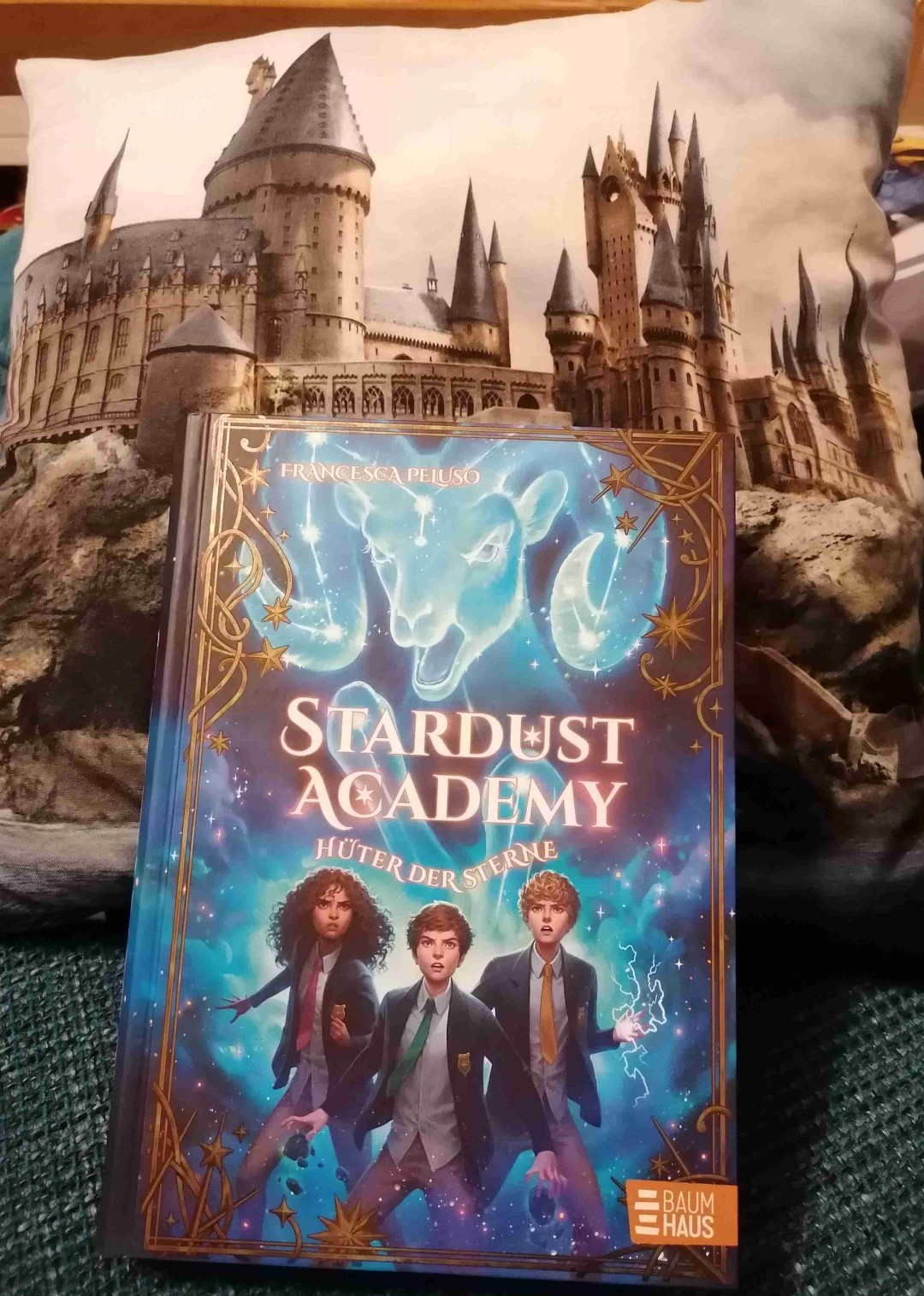 Tolles Kinder und Jugendbuch mit altersgerechte Sprache. Das Hineinversetzen fiel mir schwerer als gedacht. Dennoch hat des Lesen super viel Spaß gemacht - Danke an Lesejury!
