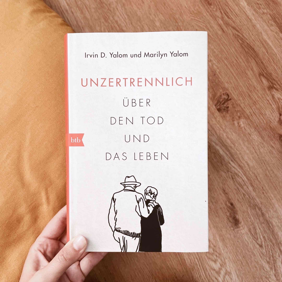 Ein unglaublich trauriges Buch über den Tod, die Vergänglichkeit, das Leben, den Abschied und die Liebe. Wunderschön, ergreifend und inspirierend zugleich!