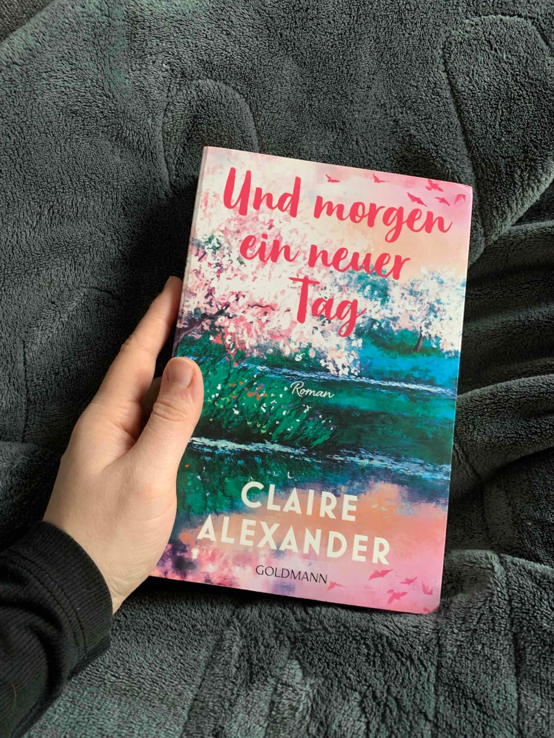 Eine wunderschöne Geschichte über Ängste, Freundschaft und Traumata. Mich hat Merediths Schicksal gefesselt. Ich hab es genossen an ihrer Seite zu sein und ihr Leben und Entwicklung zu verfolgen. Absolute LESEEMPFEHLUNG!!!