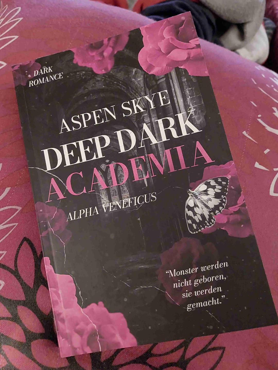 What the Hell??? 😲 Was für ein erster Teil der Deep Dark Academia Dilogie! 🖤 Dark Romance in seiner reinsten Form 😉😲🖤 Absolute Leseempfehlung für Dark Romance Liebhaber!