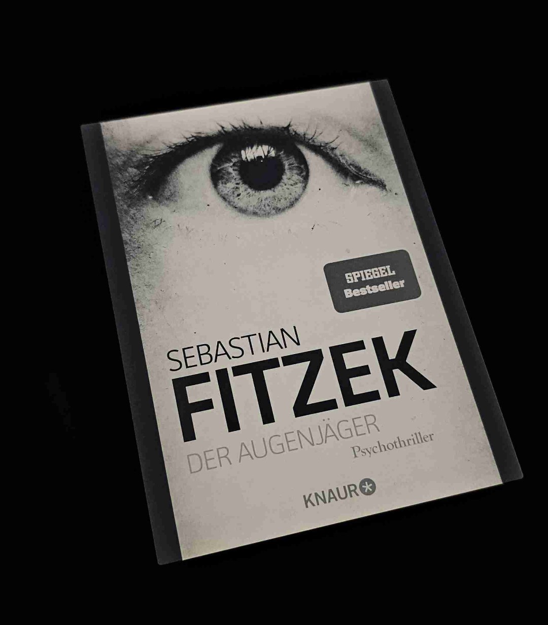 Wieder ein Top Buch von ihm. Bin begeistert auch wenn das Ende nicht so ist wie ich es gehofft habe :-)
