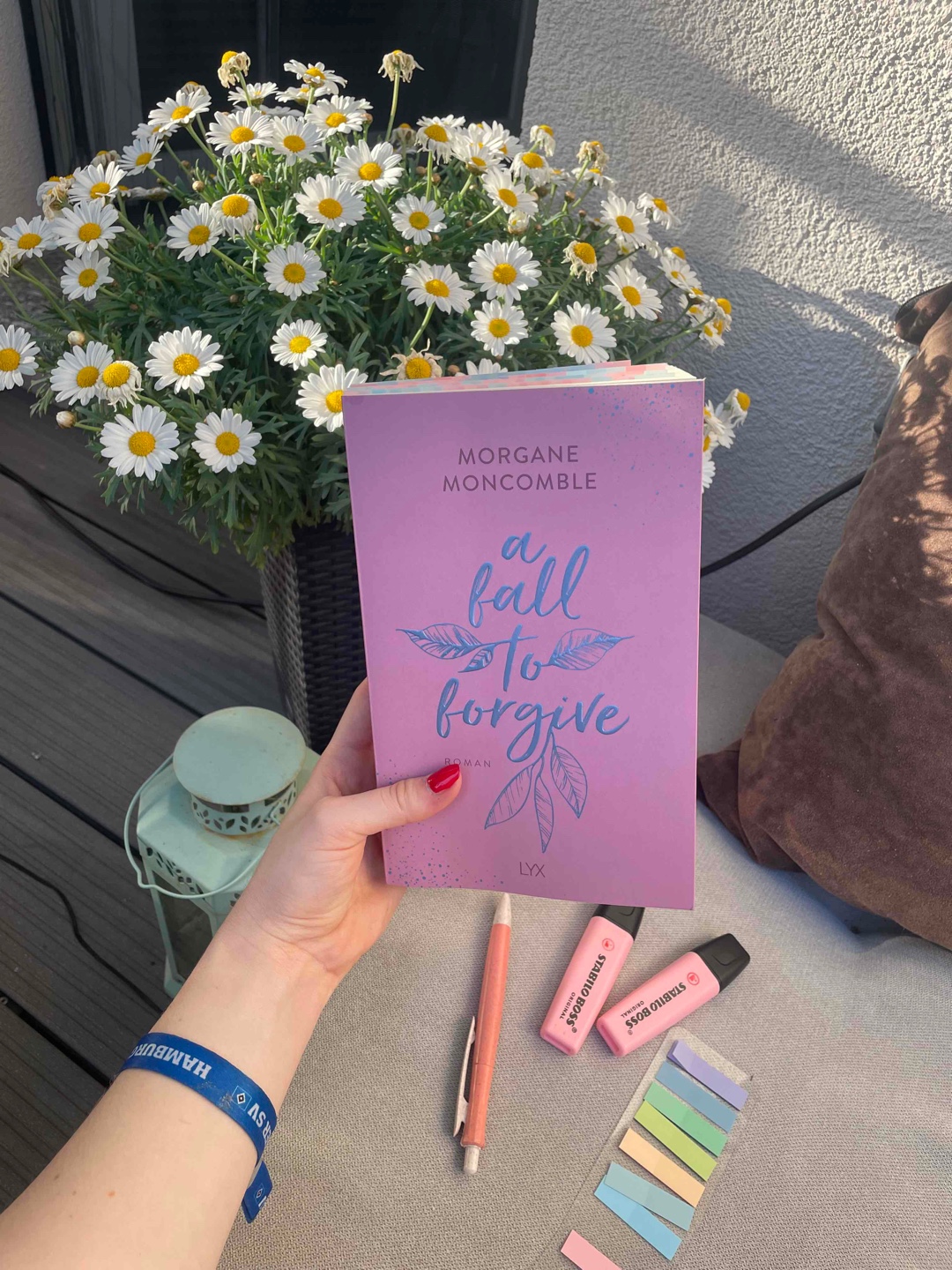 Für mich auf jeden Fall eine super Überraschung (und das trotz der Tatsache, dass ich die Bücher von Morgane Moncomble liebe und immer gut finde!) und ganz klar 5 Sterne. 🥹💗