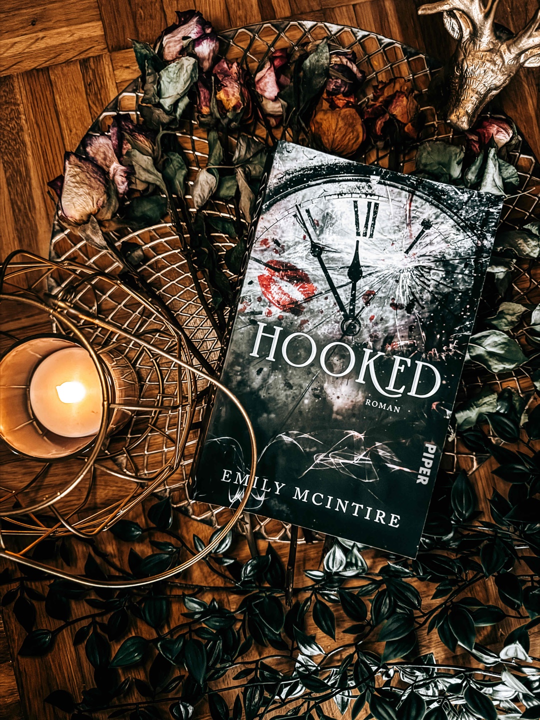 Hooked🪝 - Emily McIntire
„Are you ready to get hooked?“
#rezensionsexemplar vom Piper Verlag #werbung