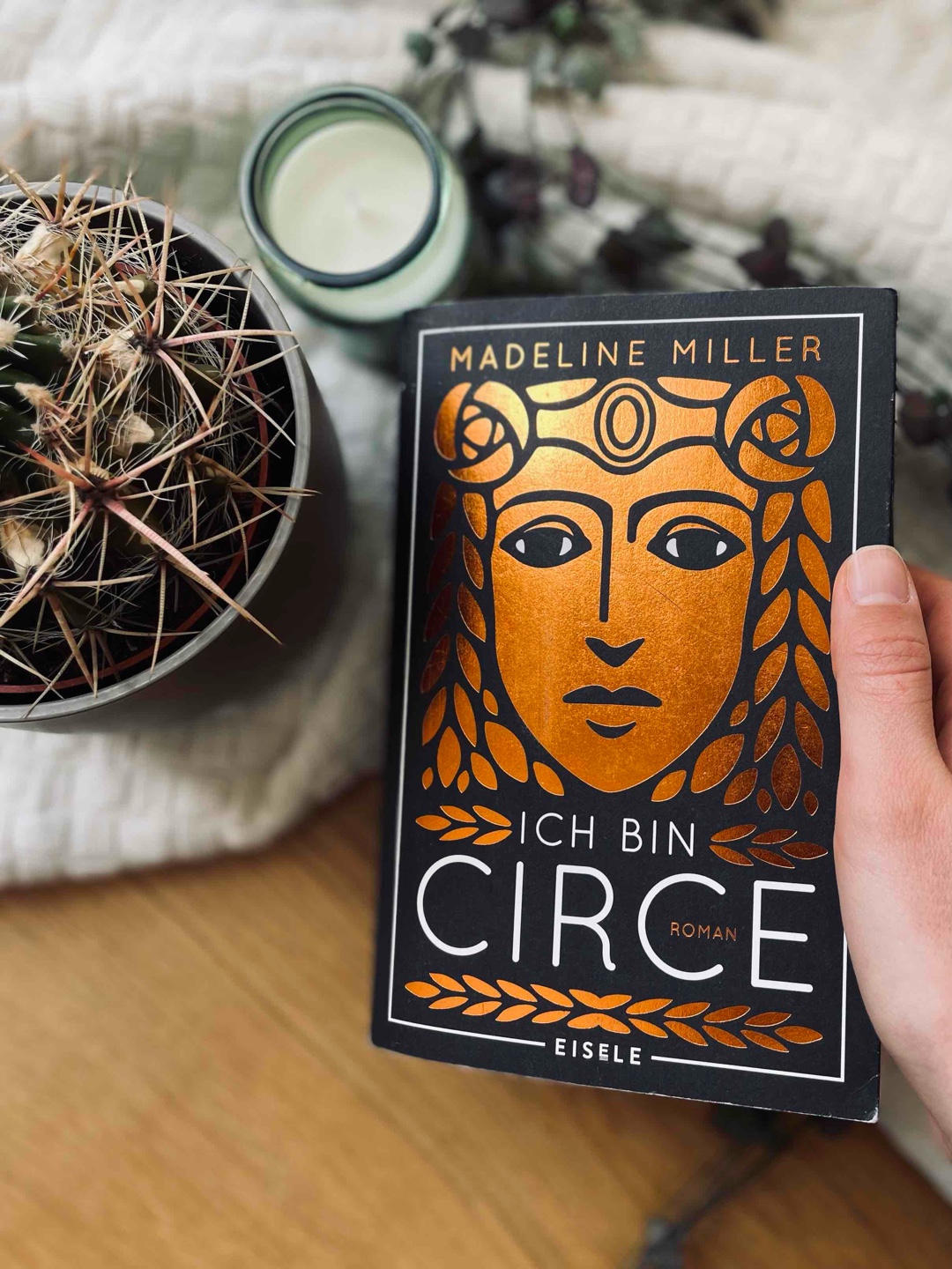 „...𝚊𝚋𝚎𝚛 𝚒𝚗 𝚎𝚒𝚗𝚎𝚖 𝚎𝚒𝚗𝚜𝚊𝚖𝚎𝚗 𝙻𝚎𝚋𝚎𝚗 𝚐𝚒𝚋𝚝 𝚎𝚜 𝚓𝚎𝚗𝚎 𝚜𝚎𝚕𝚝𝚎𝚗𝚎 𝙼𝚘𝚖𝚎𝚗𝚝𝚎, 𝚒𝚗 𝚍𝚎𝚗𝚎𝚗 𝚎𝚒𝚗𝚎 𝚂𝚎𝚎𝚕𝚎 𝚍𝚒𝚎 𝚊𝚗𝚍𝚎𝚛𝚎 𝚋𝚎𝚛𝚞̈𝚑𝚛𝚝, 𝚜𝚘 𝚠𝚒𝚎 𝚂𝚝𝚎𝚛𝚗𝚎 𝚎𝚒𝚗𝚖𝚊𝚕 𝚒𝚖 𝙹𝚊𝚑𝚛 𝚍𝚒𝚎 𝙴𝚛𝚍𝚎 𝚜𝚝𝚛𝚎𝚒𝚏𝚎 ."