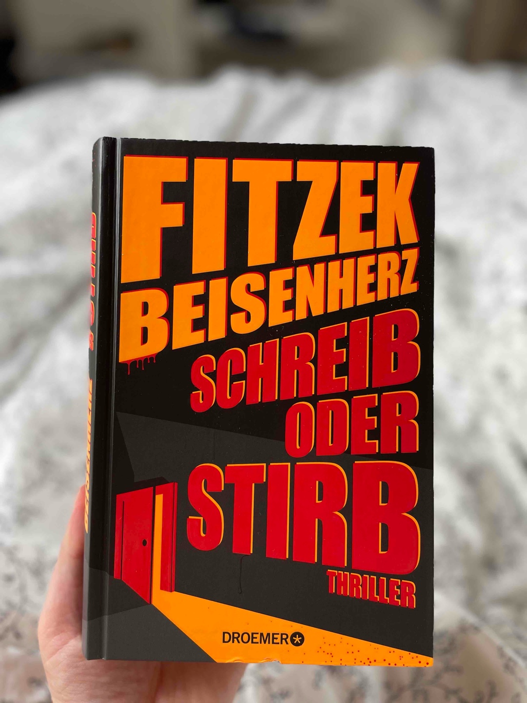 Ein nicht ganz so typischer Fitzek-Thriller mit vielen Handlungsorten.