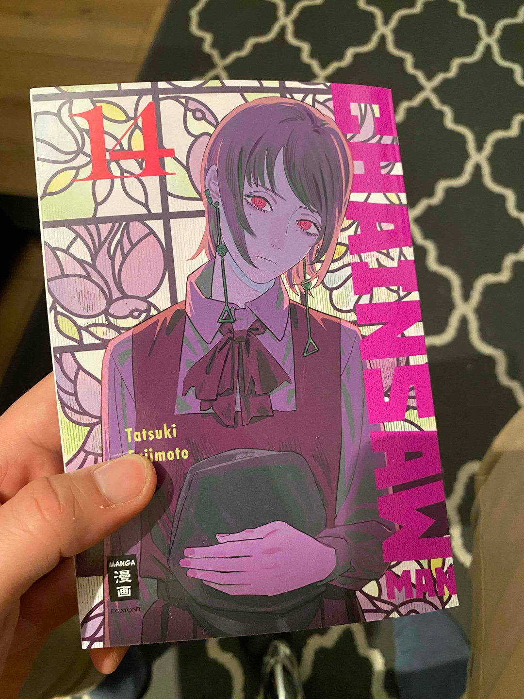 Hmm nach der Pause ein guter Band um wieder einzusteigen aber irgendwie passiert hier für Chainsaw man Verhältnisse viel zu wenig. Vom Lesefluss wie immer top!