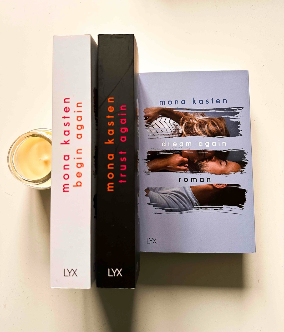 Ich habe das Buch als Taschenbuch gelesen. Es handelt sich um den fünften Band der Again-Reihe. Ich habe ihn allerdings als erstes Buch dieser Reihe gelesen.