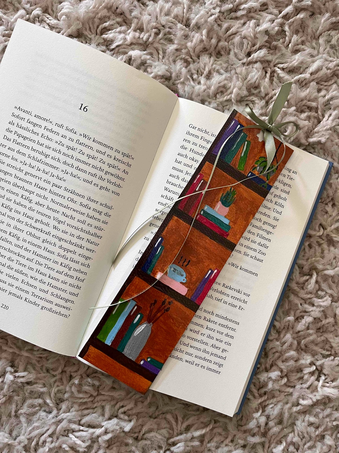 Das Buch hat mich leider nicht so überzeugt. Die Geschichte an sich wäre gut, aber leider wurde es sehr oberflächlich erzählt. Man hat die einzelnen Charaktere nicht gut “kennengelernt”