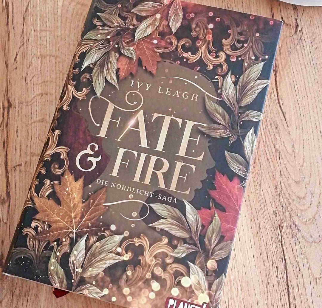 Sehr schönes Buch über Fantasy Wesen die mir noch nie begegnet sind.
Und eine Liebesgeschichte bei der ich nicht weiß ob sie gut ausgehen wird