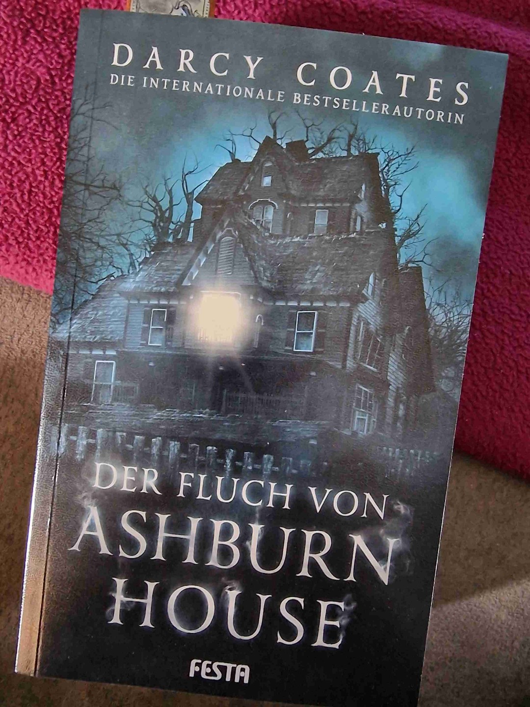 Spannend, aber nicht so gruselig wie erwartet.